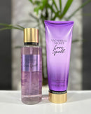Kit Victoria's Secret Love Spell (Hidratante 236ml + Bodysplesh 250ml).
