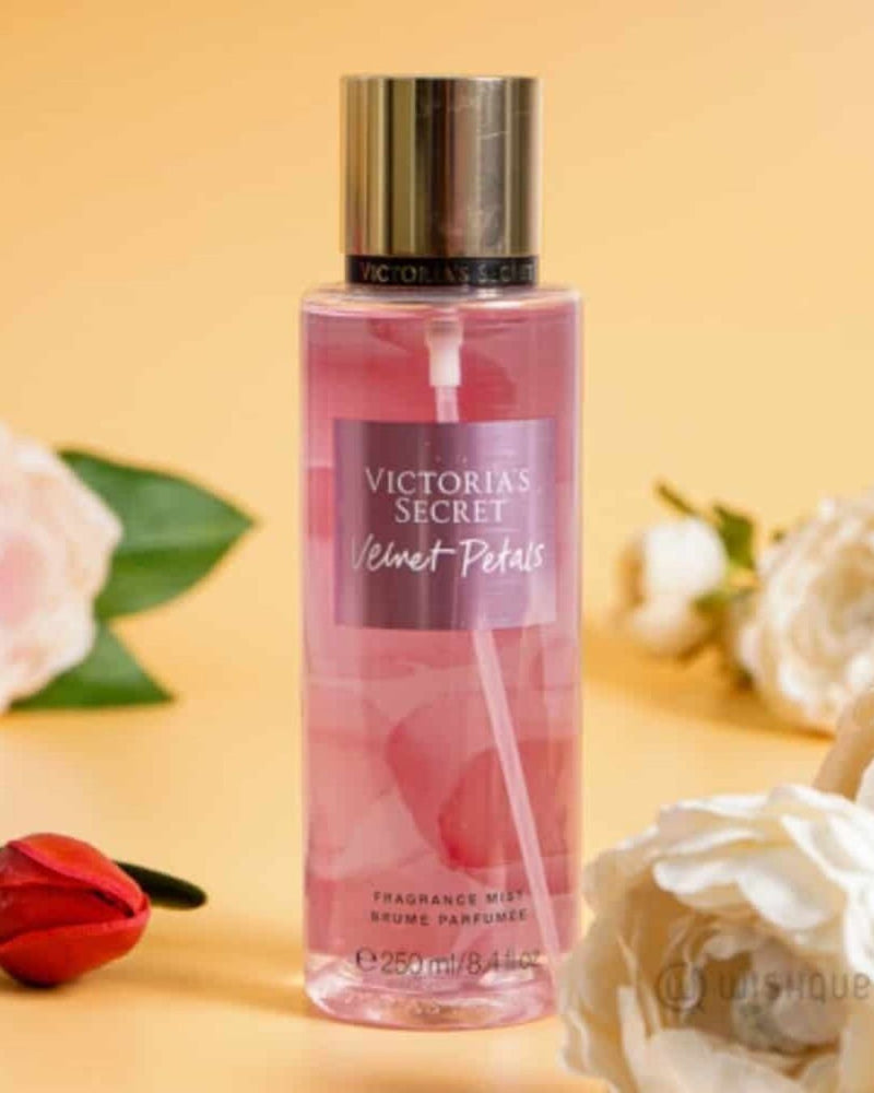 VICTORIA'S SECRET VELVET PETALS - BODY SPLASH