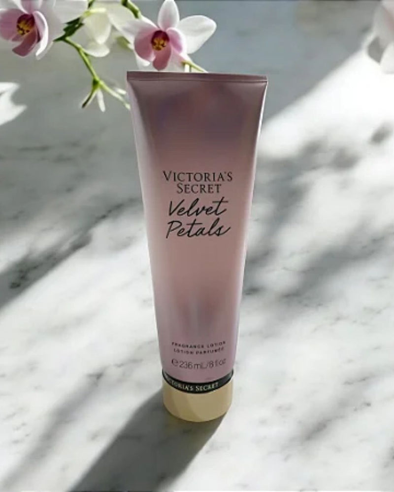 VICTORIA'S SECRET VELVET PETALS - CREME CORPORAL